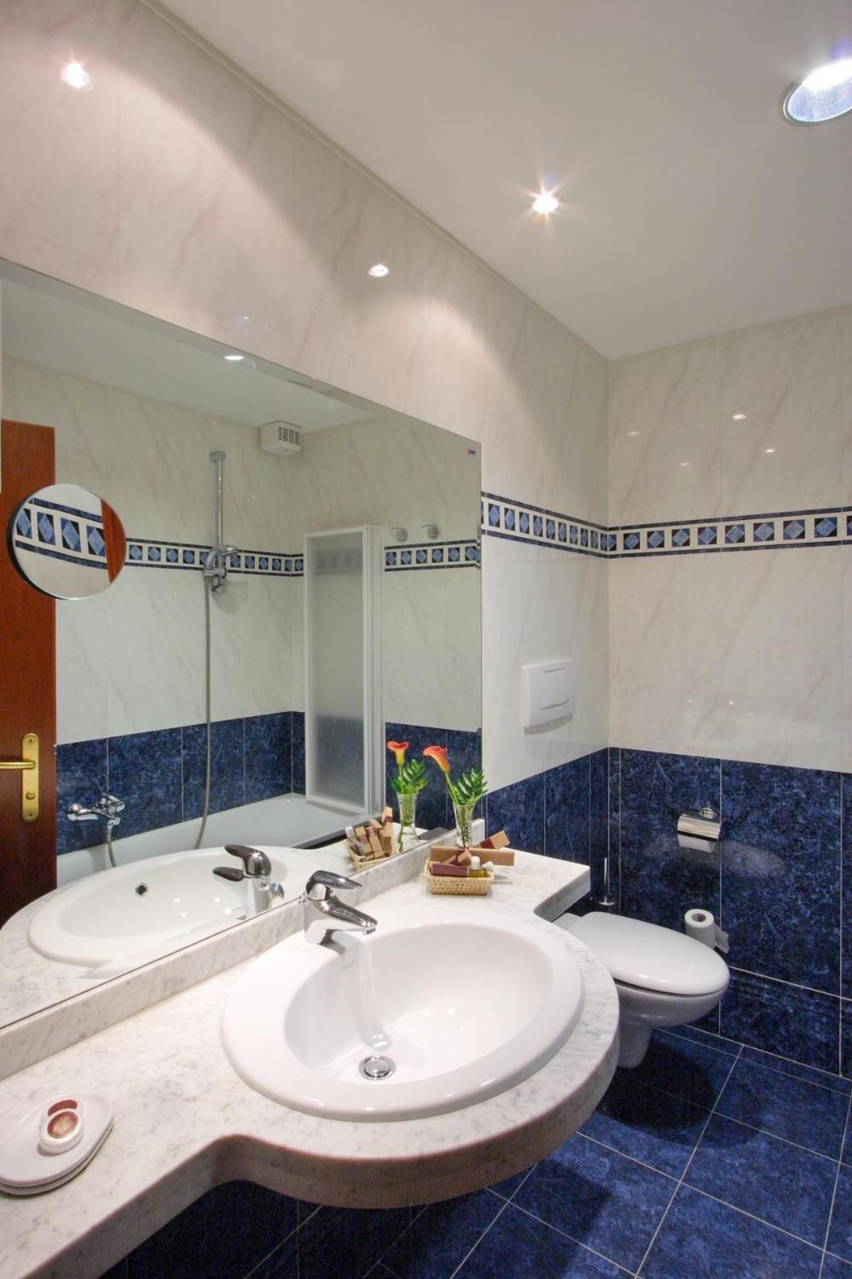 Hotel Centro Benessere Gardel Arta Terme Ngoại thất bức ảnh