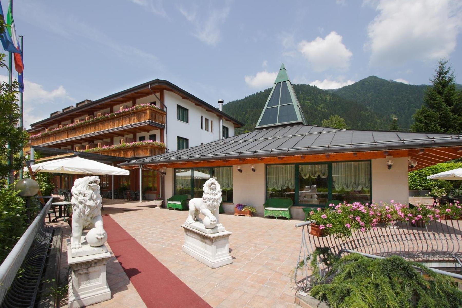 Hotel Centro Benessere Gardel Arta Terme Ngoại thất bức ảnh